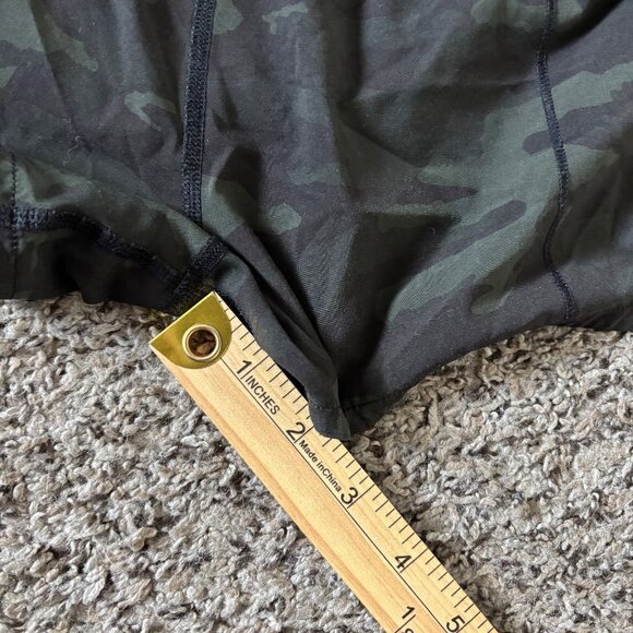 Lululemon Womens Camo Speed Up Shorts Size 6 Black & Green Yoga Running Activewe - Picture 6 of 6